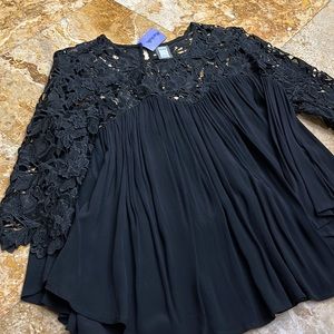 New Guest editor 3d floral chiffon 3/4 sleeve top size medium